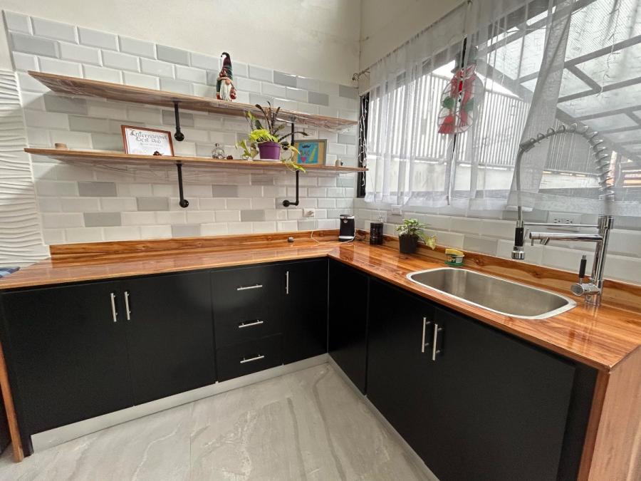 Home in Metric Way