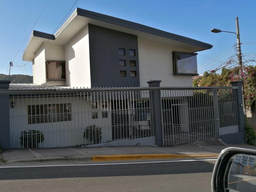 Foto Casa en Venta en Escaz, San Jos - U$D 320.000 - CAV93985 - BienesOnLine