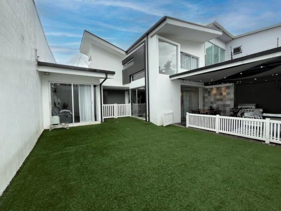 Home in Metric Way