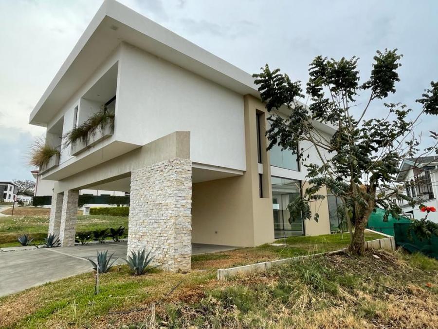 Foto Casa en Venta en Ulloa, Heredia - U$D 387.000 - CAV40731 - BienesOnLine