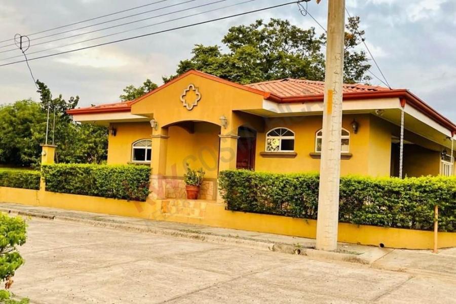 Foto Casa en Venta en Orotina, Alajuela - U$D 350.000 - CAV96345 - BienesOnLine