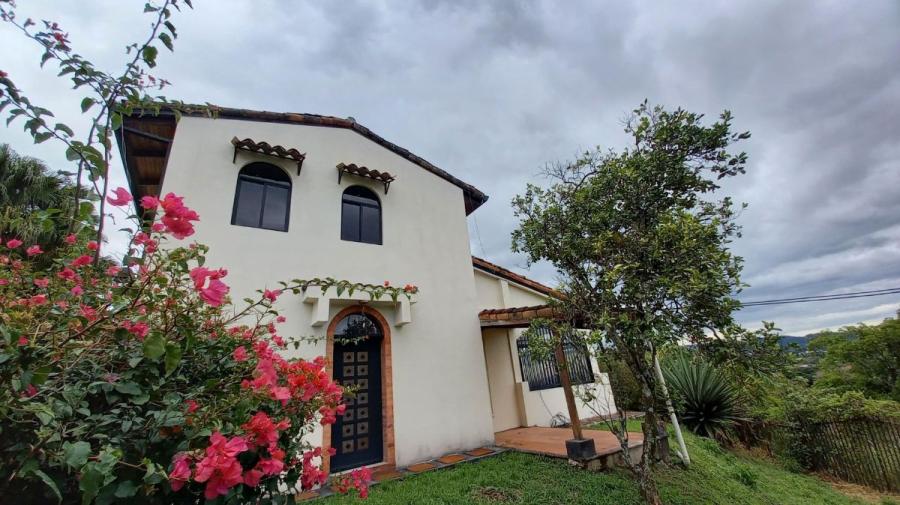 Foto Casa en Venta en Brasil, Santa Ana, San Jos - U$D 350.000 - CAV43478 - BienesOnLine