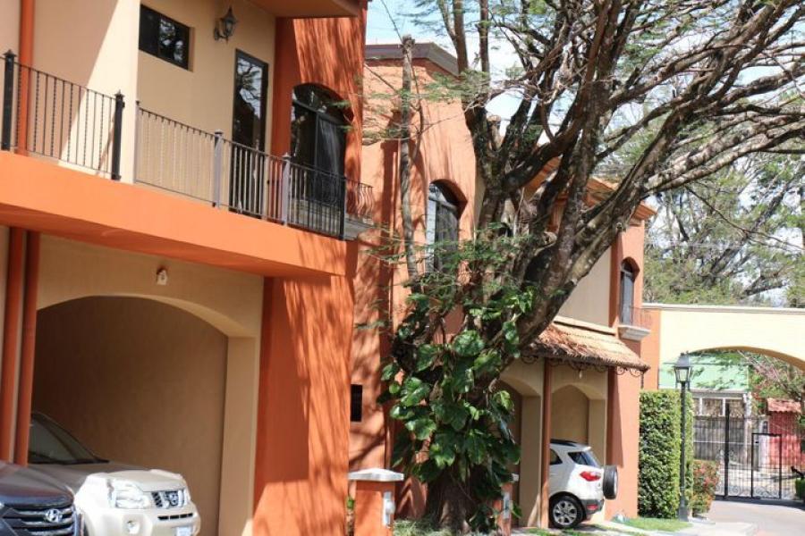 Foto Casa en Venta en Brasil, Santa Ana, San Jos - U$D 225.000 - CAV35145 - BienesOnLine