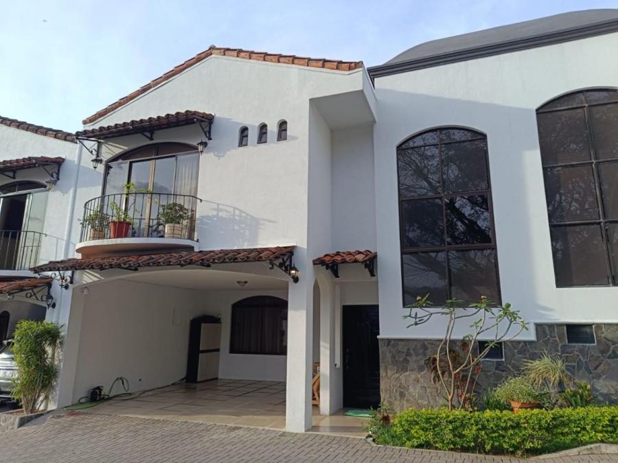Foto Casa en Venta en Santa Ana, San José - U$D 286.000 - CAV119770 - BienesOnLine