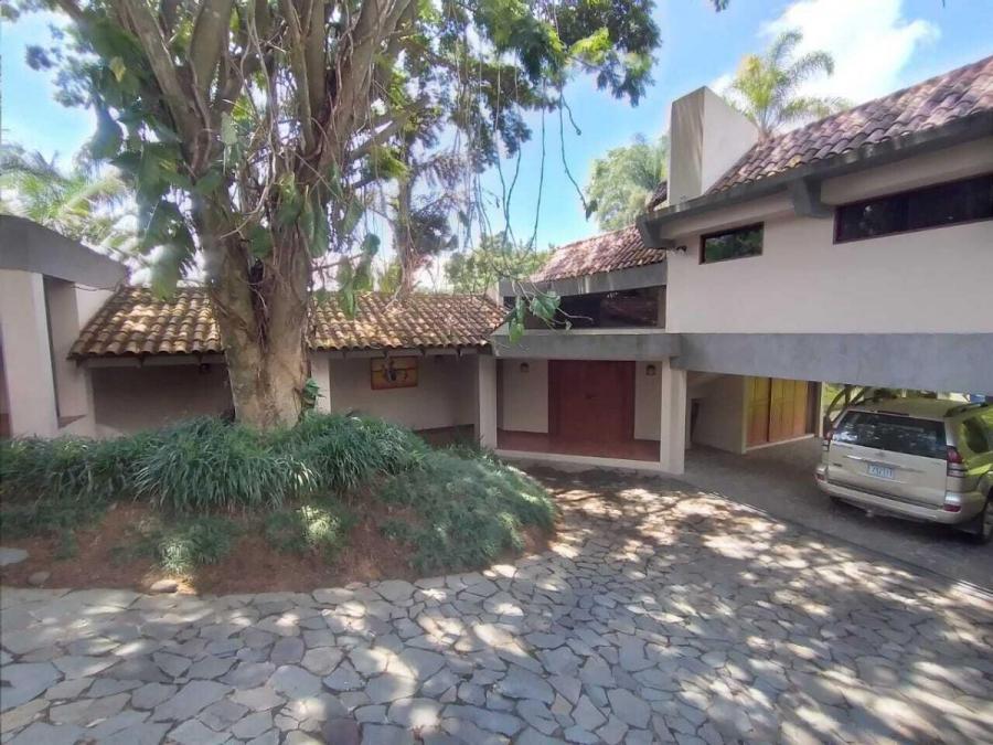 Foto Casa en Venta en Escaz, San Jos - U$D 750.000 - CAV45682 - BienesOnLine