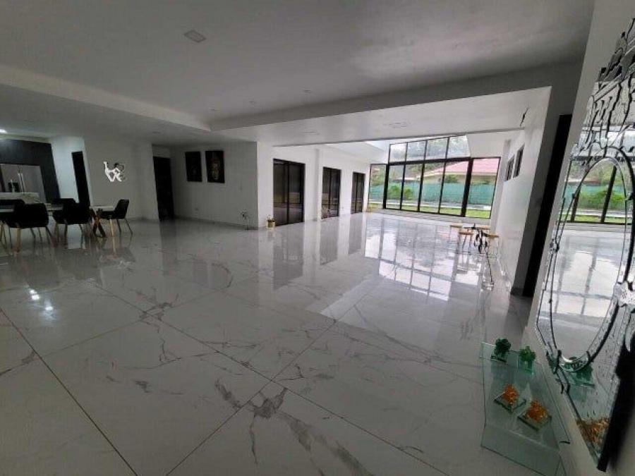 Casa en Venta en Guácima