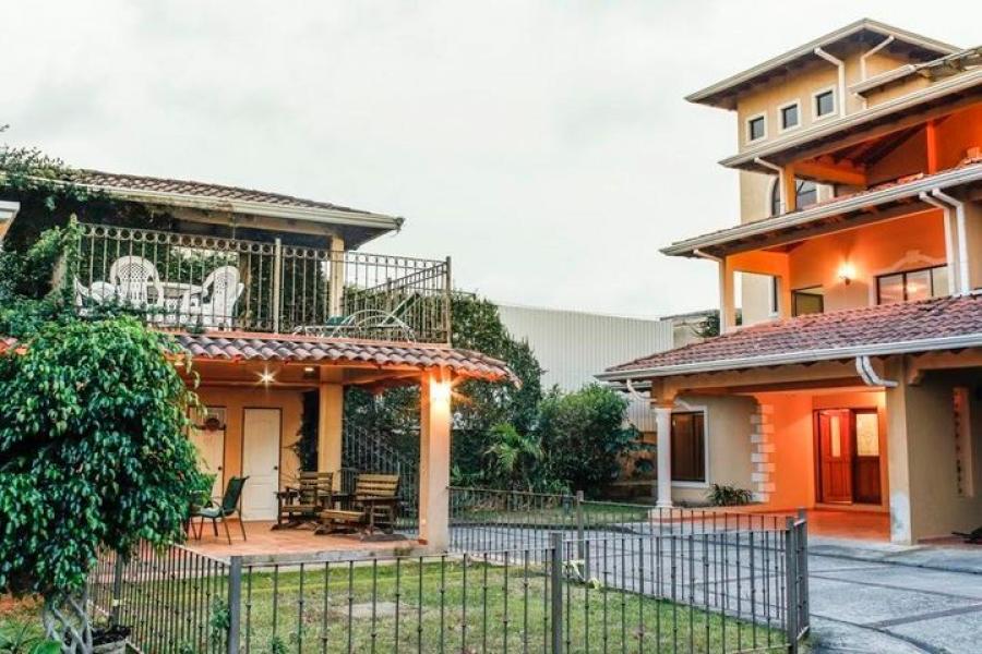 Foto Casa en Venta en Pinares, Curridabat, San Jos - U$D 260.000 - CAV35214 - BienesOnLine