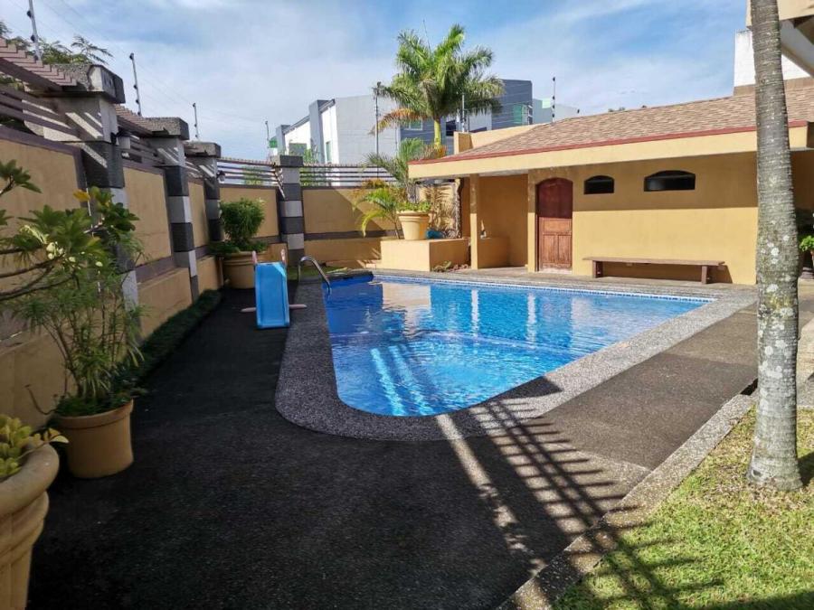 Foto Casa en Venta en Real Cariari, Ulloa, Heredia - U$D 285.000 - CAV94585 - BienesOnLine