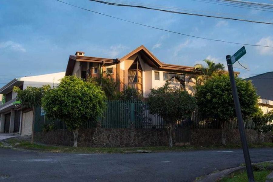 Foto Casa en Venta en Rohrmoser, Pavas, San Jos - U$D 235.000 - CAV35152 - BienesOnLine