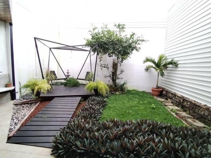 Home in Metric Way