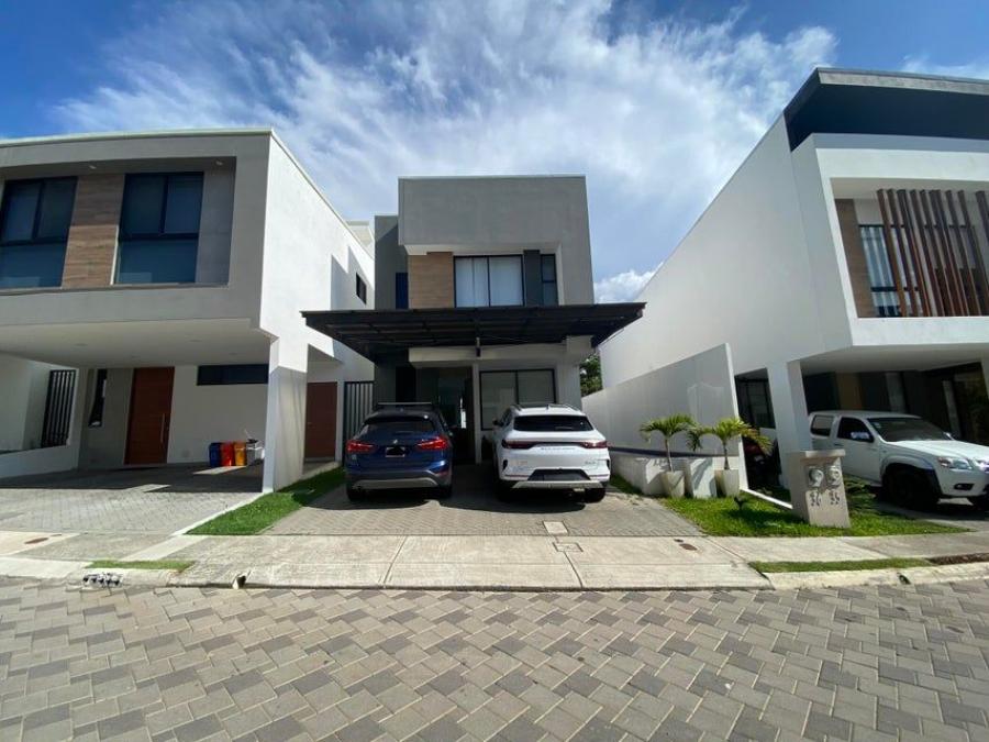 Foto Casa en Venta en Santa Ana, San José - U$D 299.000 - CAV87052 - BienesOnLine