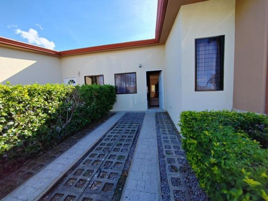 Foto Casa en Alquiler en San Rafael, Alajuela - U$D 96.000 - CAA96068 - BienesOnLine