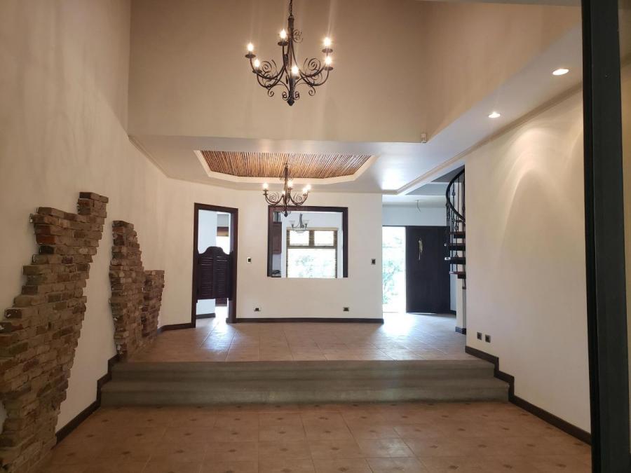 Foto Casa en Venta en Escaz, San Jos - U$D 370.000 - CAV40652 - BienesOnLine