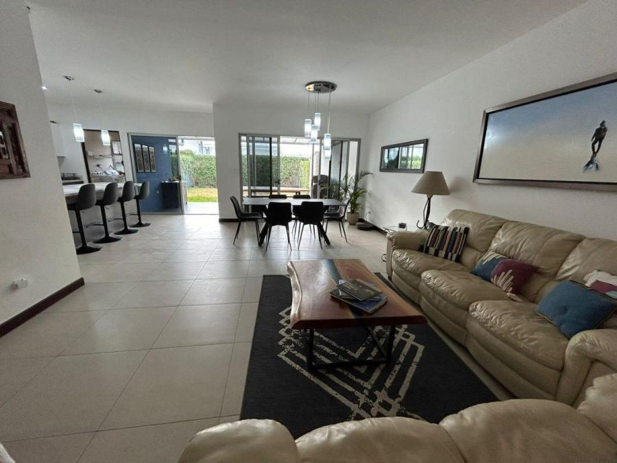 Foto Casa en Venta en Piedades, Santa Ana, San Jos - U$D 235.000 - CAV95144 - BienesOnLine