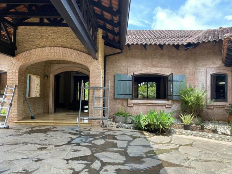 Foto Casa en Venta en Gucima, Gucima, Alajuela - U$D 1.698.000 - CAV51392 - BienesOnLine