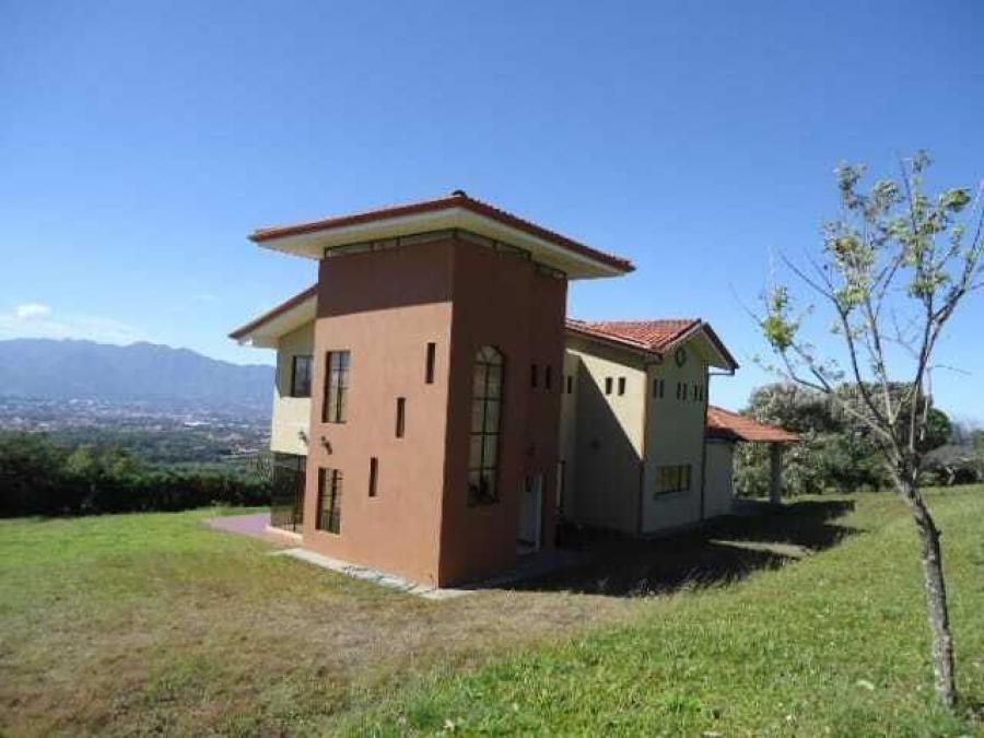 Foto Casa en Venta en San Rafael, Heredia - U$D 480.000 - CAV80206 - BienesOnLine