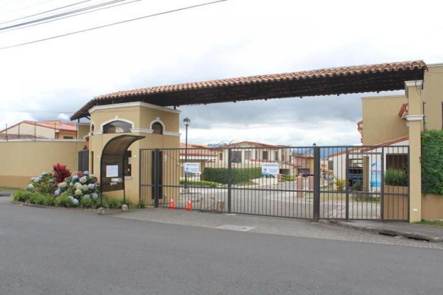 Foto Casa en Venta en Santo Toms, Santo Domingo, Heredia - U$D 185.000 - CAV25627 - BienesOnLine