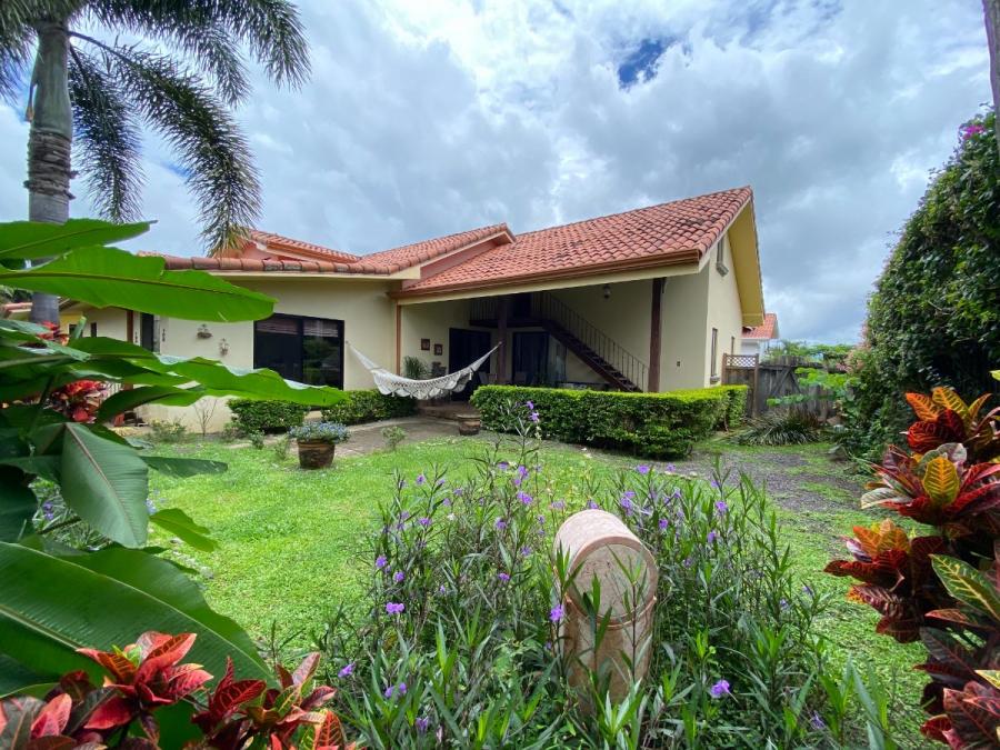 Foto Casa en Venta en PIEDADES, Costa Rica, San Jos - U$D 325.000 - CAV50335 - BienesOnLine