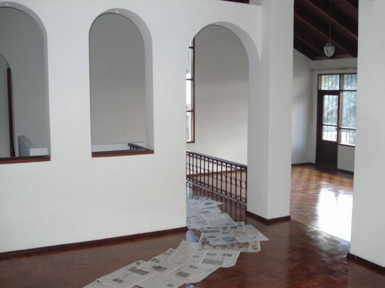 Foto Casa en Arriendo en EL BATAN, Quito, Pichincha - U$D 1.300 - CAA9431 - BienesOnLine