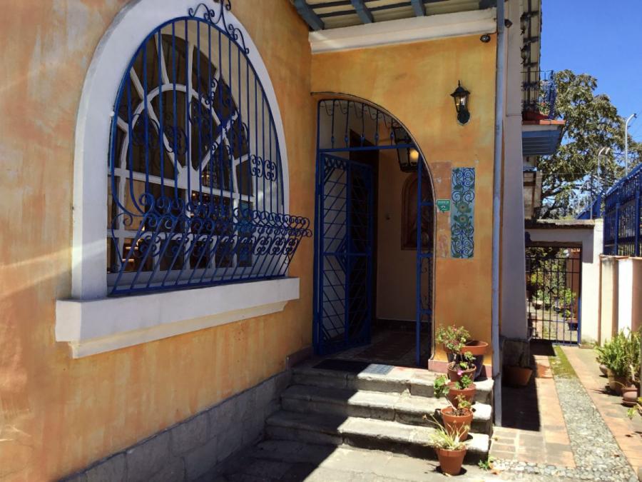 Foto Casa en Arriendo en Cuenca, Azuay - U$D 1.000 - CAA31321 - BienesOnLine