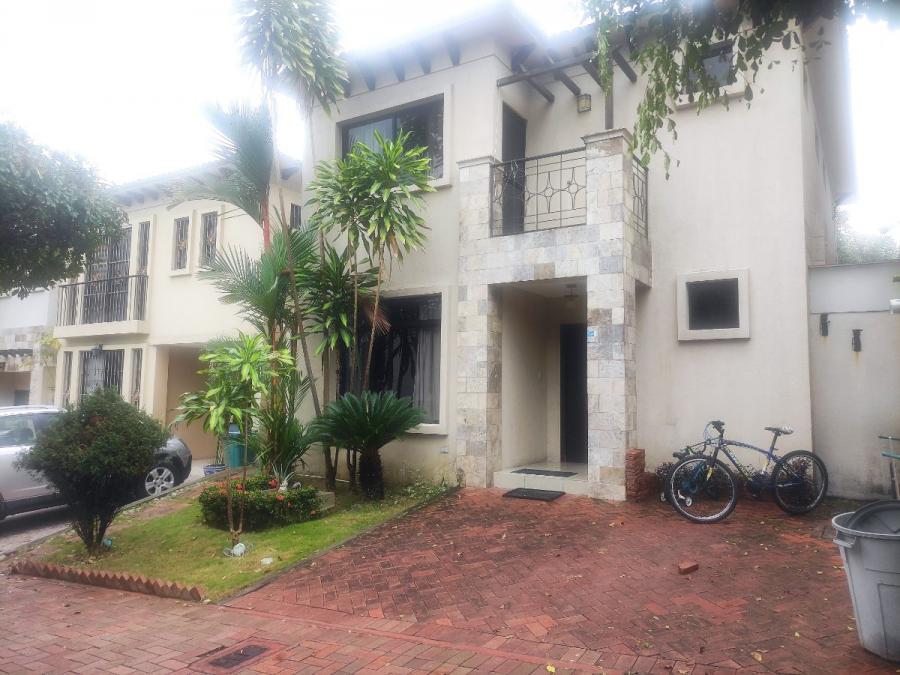 Foto Casa en Arriendo en Guayaquil, Guayas - U$D 1.150 - CAA36399 - BienesOnLine