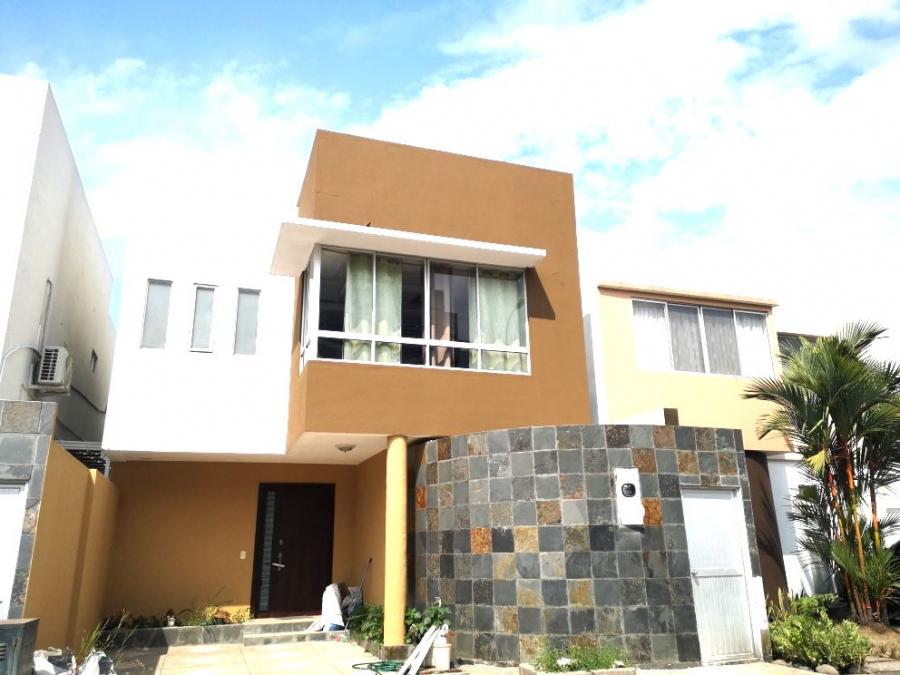 Foto Casa en Arriendo por temporada en Daule, Guayas - U$D 1.200 - CAT39576 - BienesOnLine