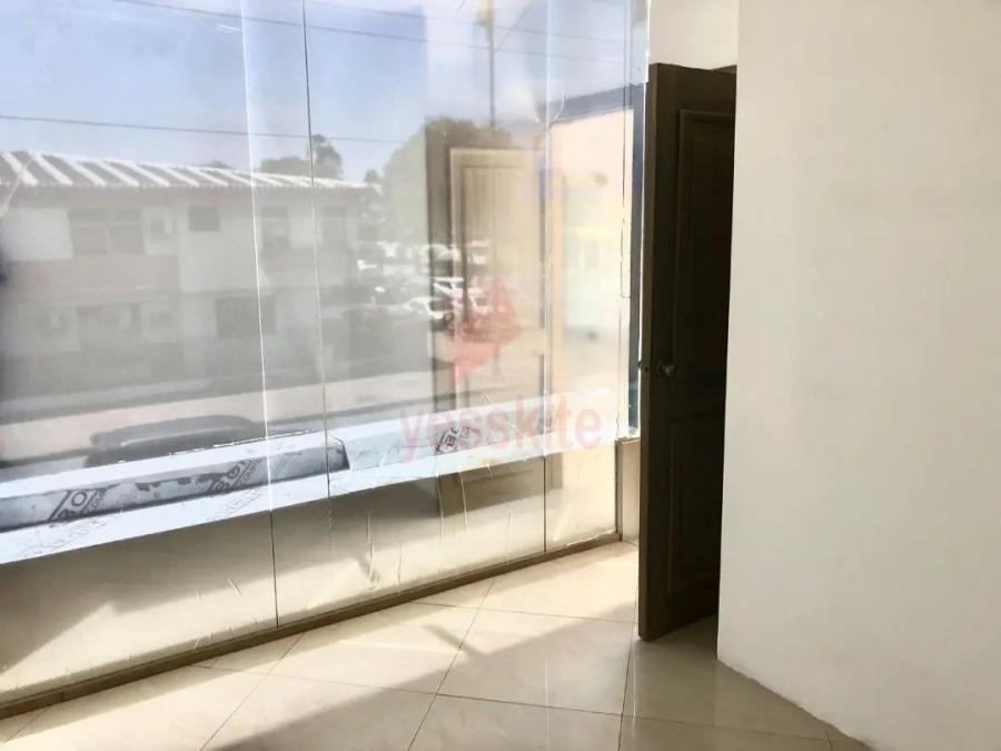 Foto Local en Arriendo en Tarqui, Guayaquil, Guayas - U$D 1.000 - LOA39081 - BienesOnLine