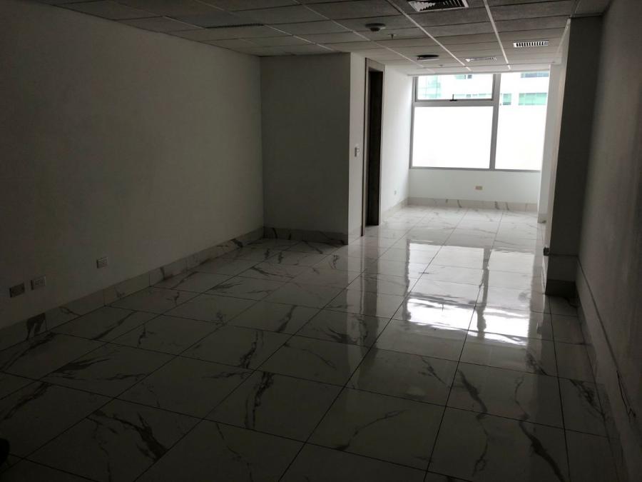 Foto Oficina en Arriendo en TARQUI, Guayaquil, Guayas - U$D 900 - OFA39708 - BienesOnLine