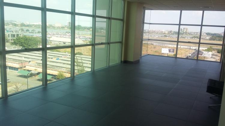 Foto Oficina en Arriendo en Tarqui, Guayaquil, Guayas - U$D 950 - OFA26515 - BienesOnLine