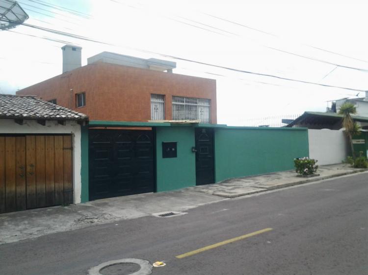 Foto Casa en Arriendo en El Batn, Quito, Pichincha - U$D 1.100 - CAA19738 - BienesOnLine