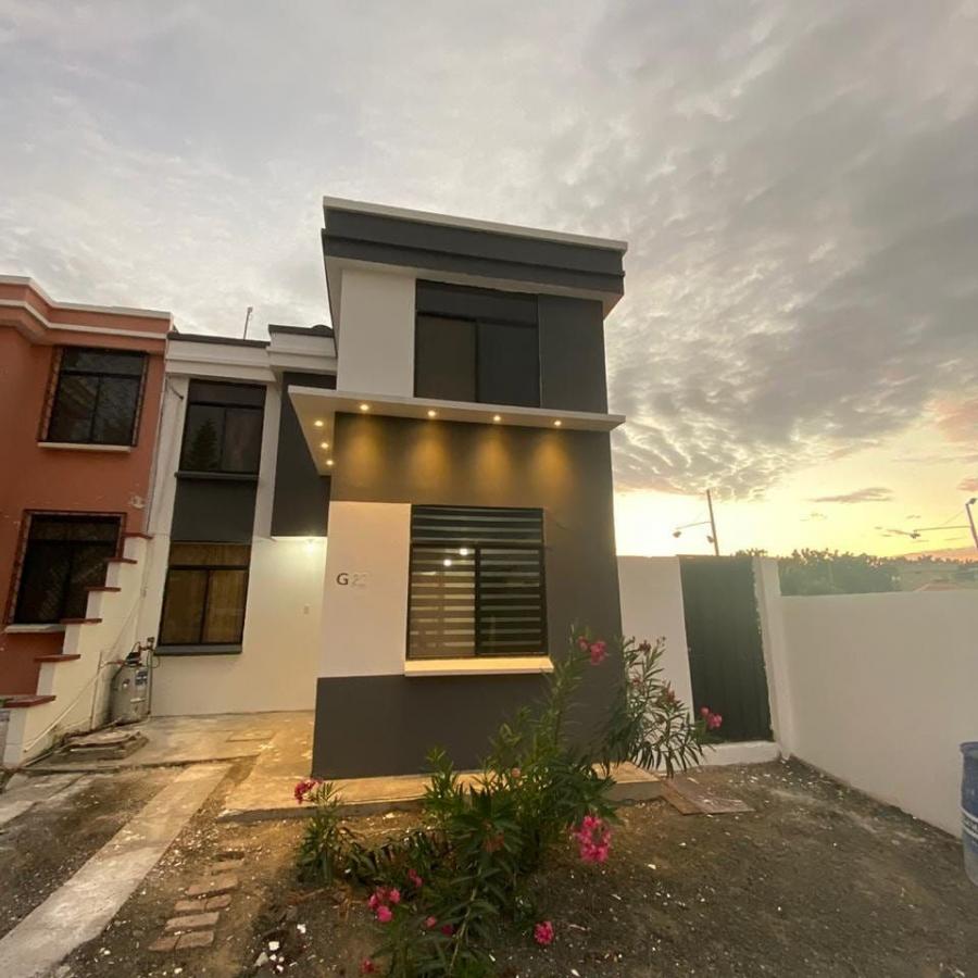 Foto Casa en Venta en TARQUI, Manta, Manabi - U$D 92.000 - CAV30596 - BienesOnLine