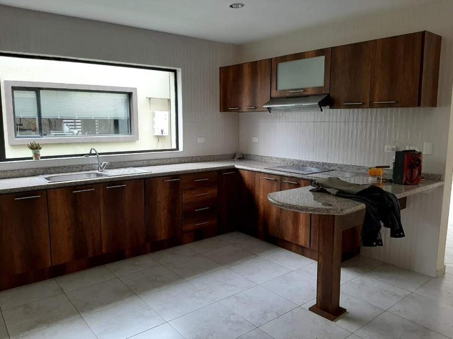 Foto Casa en Arriendo en Cuenca, Azuay - U$D 600 - CAA39272 - BienesOnLine