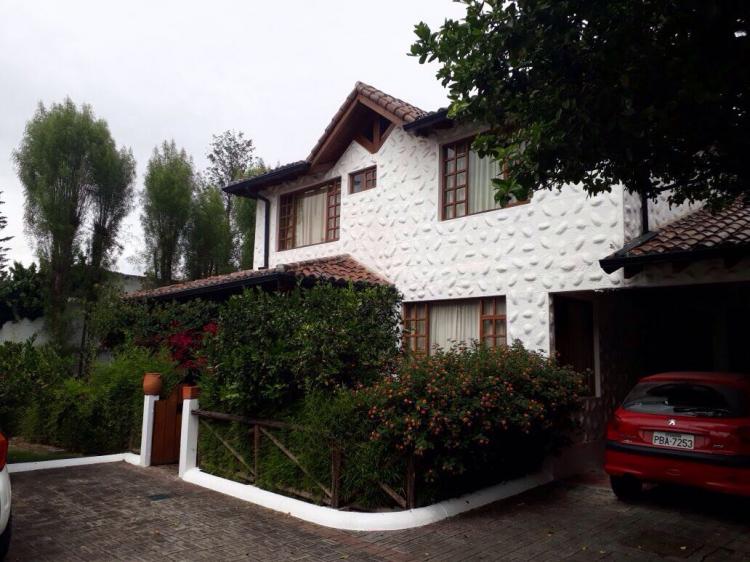 Foto Casa en Arriendo en CONOCOTO, LA ARMENIA 2, VALLE DE LOS CHILLOS, Pichincha - U$D 600 - CAA26091 - BienesOnLine