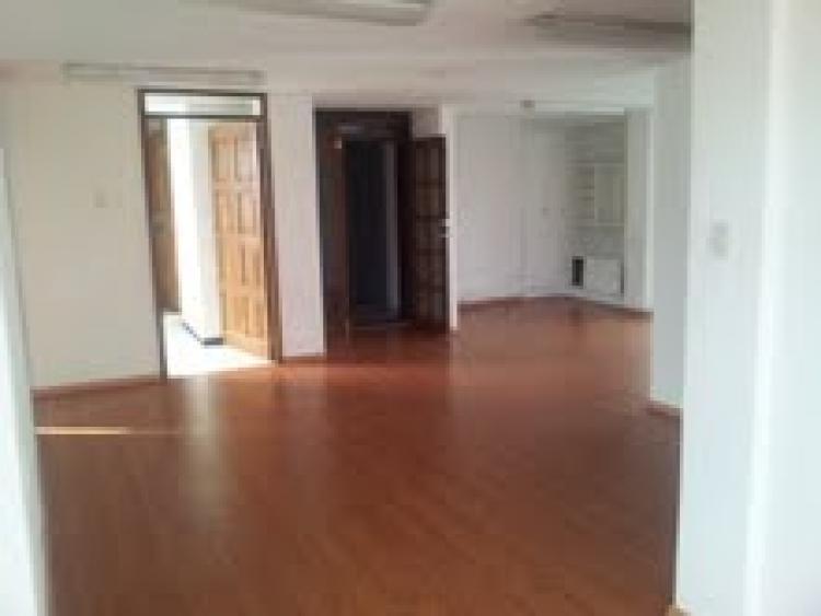 Foto Local en Arriendo en Quito, Pichincha - U$D 780 - LOA24787 - BienesOnLine