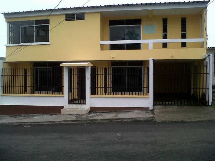 Foto Casa en Venta en eloy alfaro, Manta, Manabi - U$D 76.000 - CAV13388 - BienesOnLine
