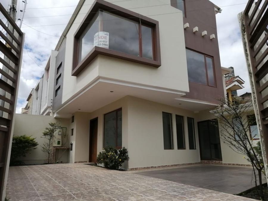 Foto Casa en Venta en YANUNCAY, Cuenca, Azuay - U$D 120.000 - CAV31328 - BienesOnLine