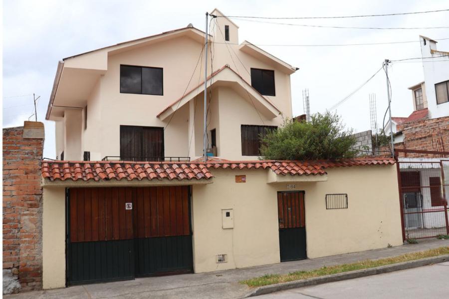 Foto Casa en Venta en YANUNCAY, Cuenca, Azuay - U$D 179.000 - CAV31309 - BienesOnLine
