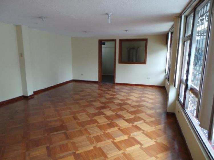 Foto Casa en Arriendo en Quito, Pichincha - U$D 2.200 - CAA12745 - BienesOnLine