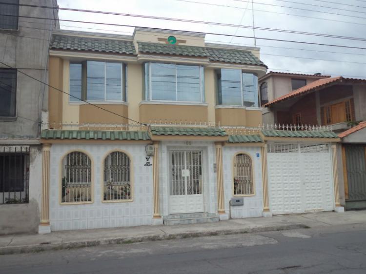 Foto Casa en Venta en Riobamba, Chimborazo - U$D 170.000 - CAV12027 - BienesOnLine