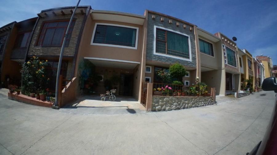 Foto Casa en Venta en Quinta Chica, Cuenca, Azuay - U$D 98.000 - CAV36728 - BienesOnLine