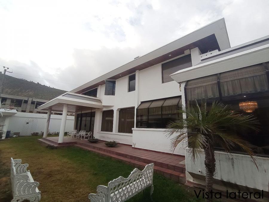 Foto Casa en Venta en pomasqui, Quito, Pichincha - U$D 350.000 - CAV37561 - BienesOnLine
