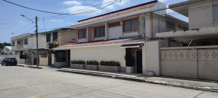 Foto Casa en Arriendo en Guayaquil, Guayas - U$D 2.000 - CAA38562 - BienesOnLine