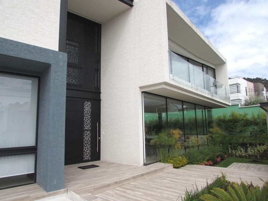 Foto Casa en Venta en Quito, Pichincha - U$D 850.000 - CAV32106 - BienesOnLine