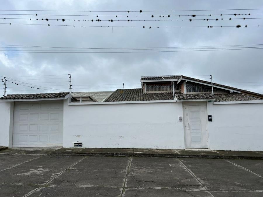 Foto Casa en Venta en Atuntaqui, Antonio Ante, Imbabura - U$D 248.000 - CAV36556 - BienesOnLine