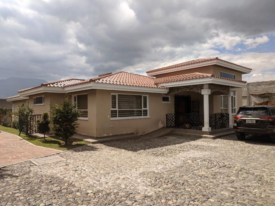 Foto Casa en Venta en pinsaqui, otavalo, Imbabura - U$D 420.000 - CAV35105 - BienesOnLine