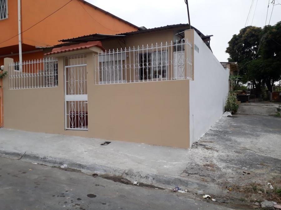 Foto Casa en Venta en Tarqui, Guayaquil, Guayas - U$D 50.000 - CAV32583 - BienesOnLine