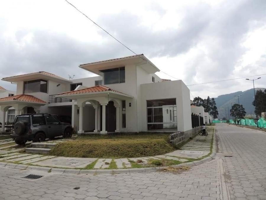 Foto Casa en Venta en Alangasi, Rumiahui, Pichincha - U$D 160.000 - CAV29475 - BienesOnLine