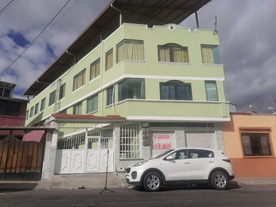 Foto Casa en Venta en Lizarzaburu, Riobamba, Chimborazo - U$D 350.000 - CAV38705 - BienesOnLine