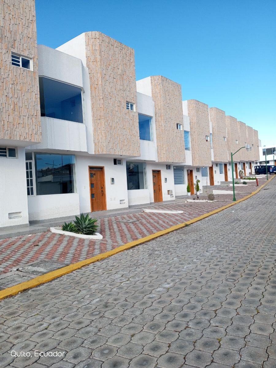 Foto Casa en Arriendo en Quito, Pichincha - U$D 529 - CAA39242 - BienesOnLine