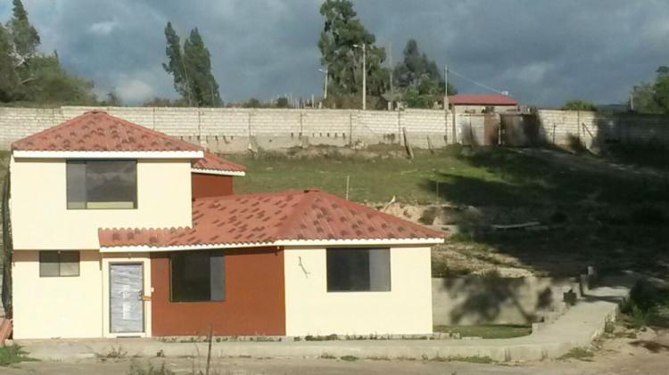 Foto Casa en Venta en Belisario Quevedo, Latacunga, Cotopaxi - U$D 143.000 - CAV23798 - BienesOnLine